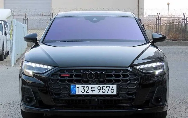 스포티지더볼드 중고차 A8 (D5) 55 TFSI 콰트로 LWB 매물 사진 3 - 2022/10 60,732km